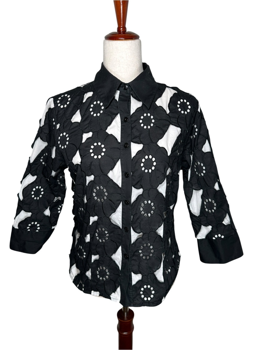 Samuel Dong Black White Floral Eyelet Button Down Shirt Size M